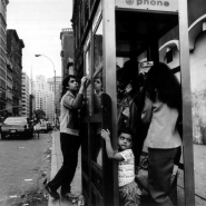 engel-70s-familyinphonebooth